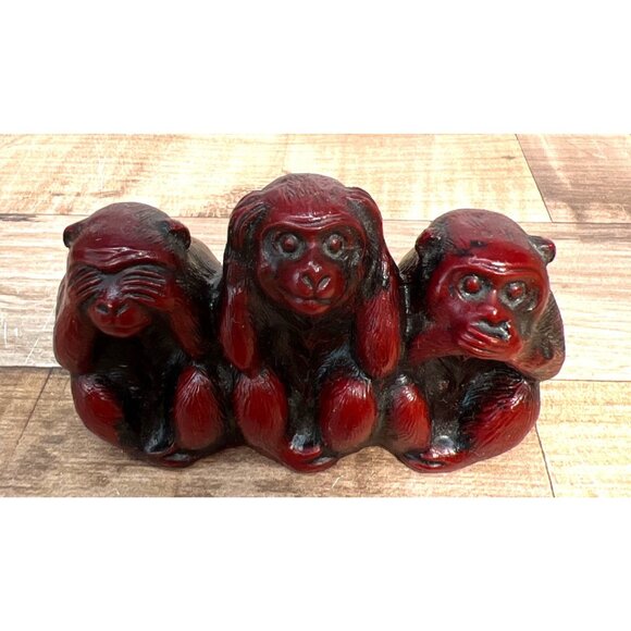 VTG Three Wise Monkeys See No Evil Hear No Evil Speak No Evil Red & Black Resin - Picture 1 of 3